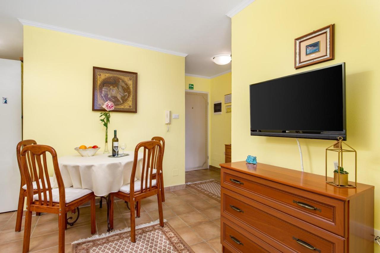 Nora Apartment