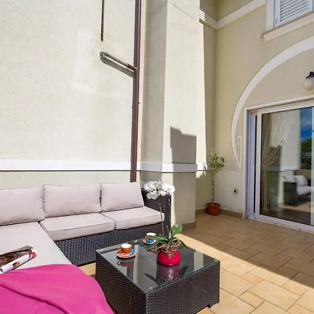 Apartments Villa Nora Rijeka Exterior foto